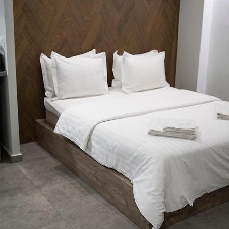 Rooster Suites Athènes Extérieur photo