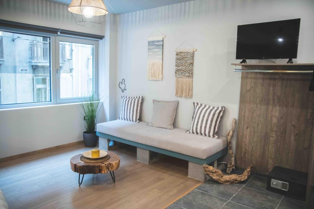 Rooster Suites Athènes Extérieur photo