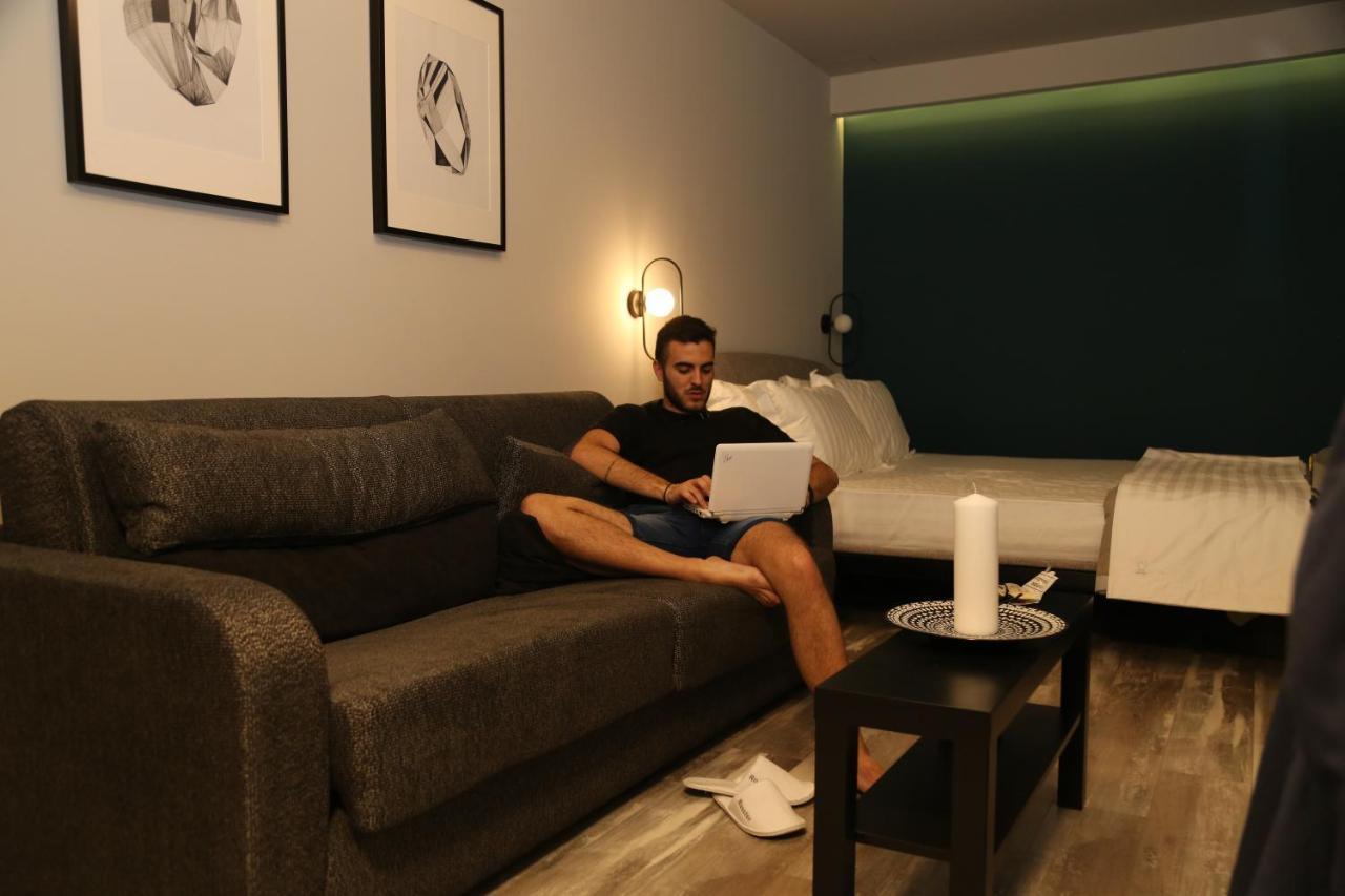 Rooster Suites Athènes Extérieur photo