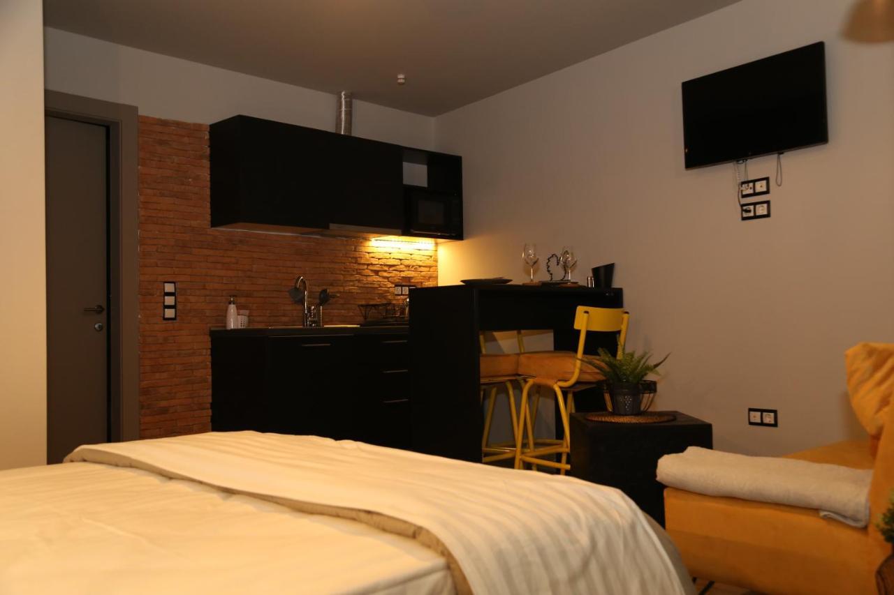 Rooster Suites Athènes Extérieur photo
