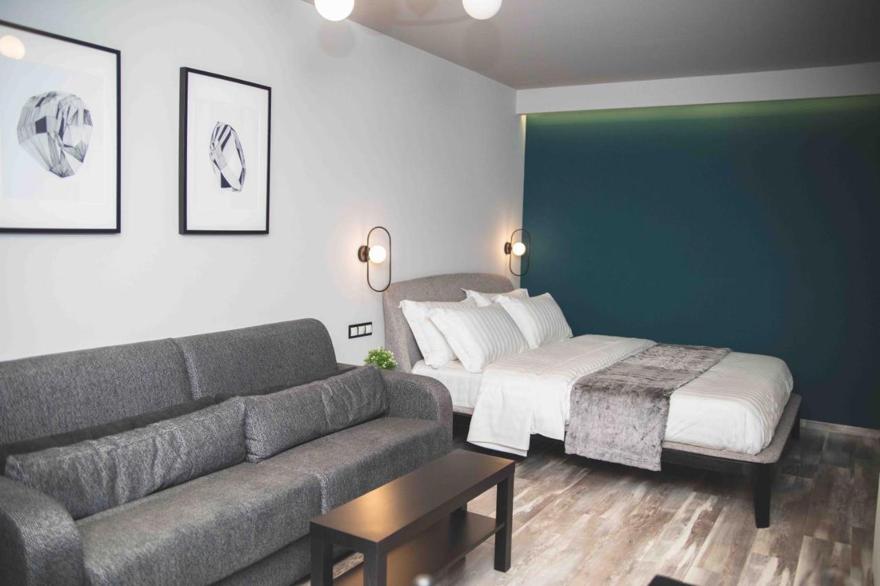 Rooster Suites Athènes Extérieur photo