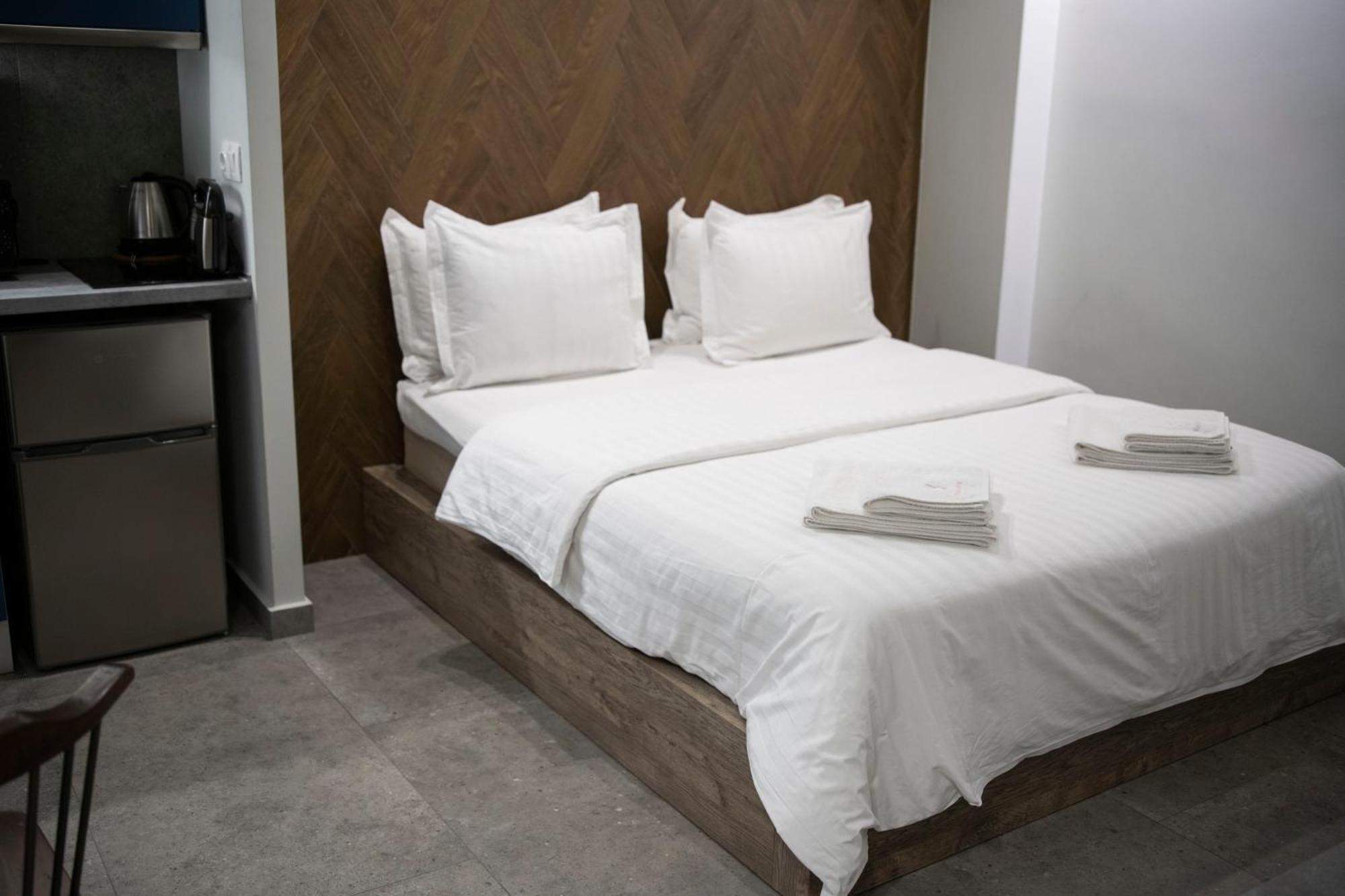 Rooster Suites Athènes Extérieur photo