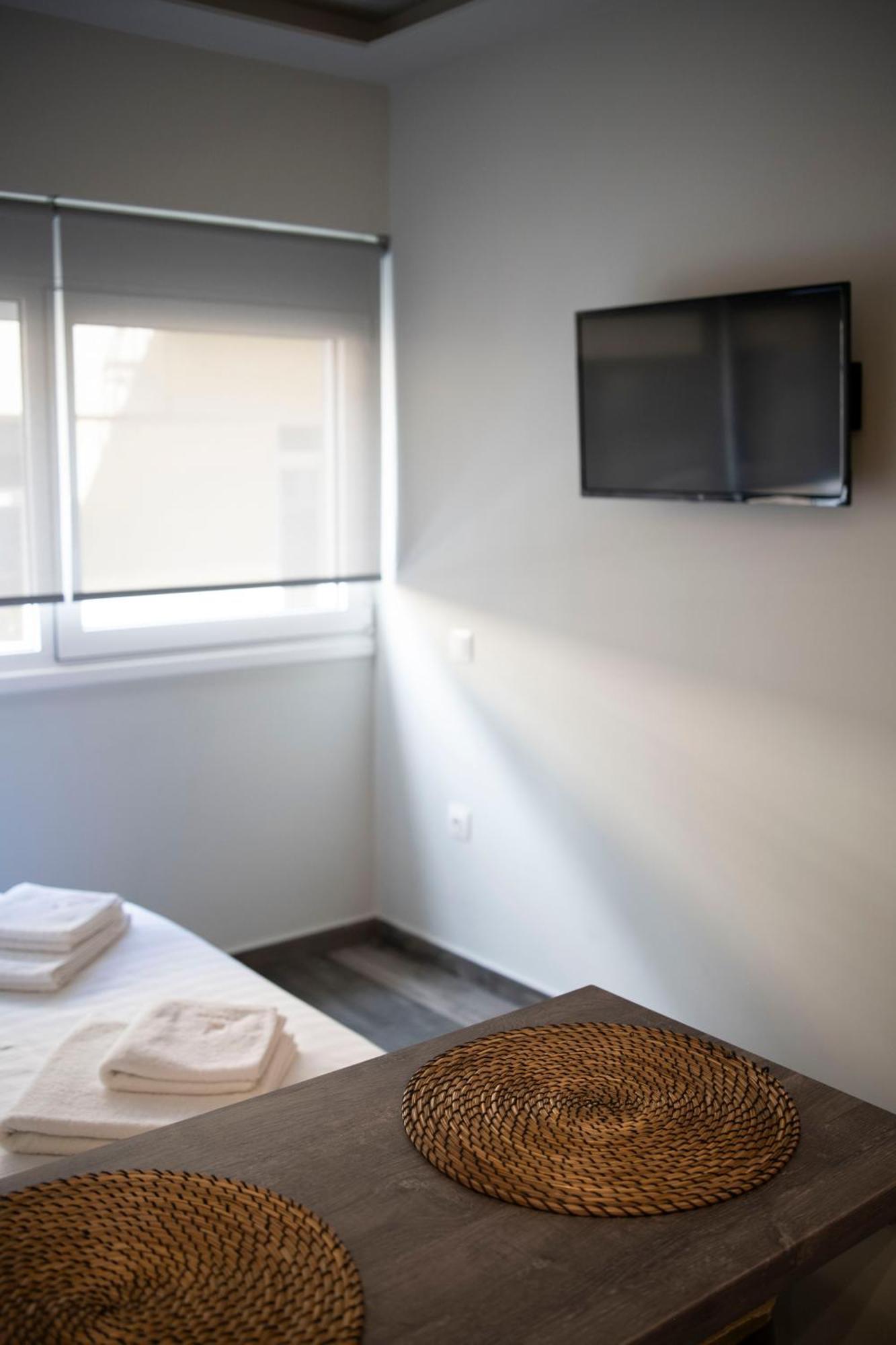 Rooster Suites Athènes Extérieur photo