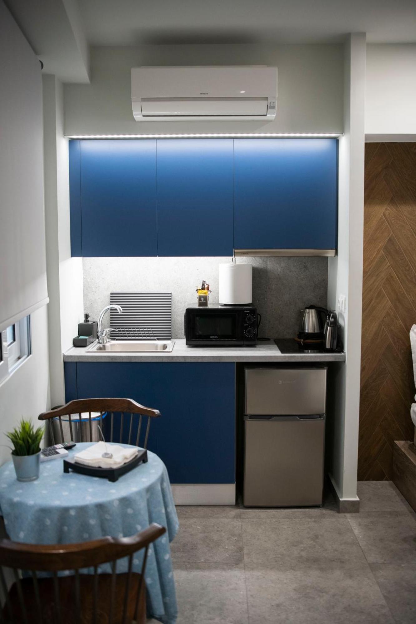 Rooster Suites Athènes Extérieur photo